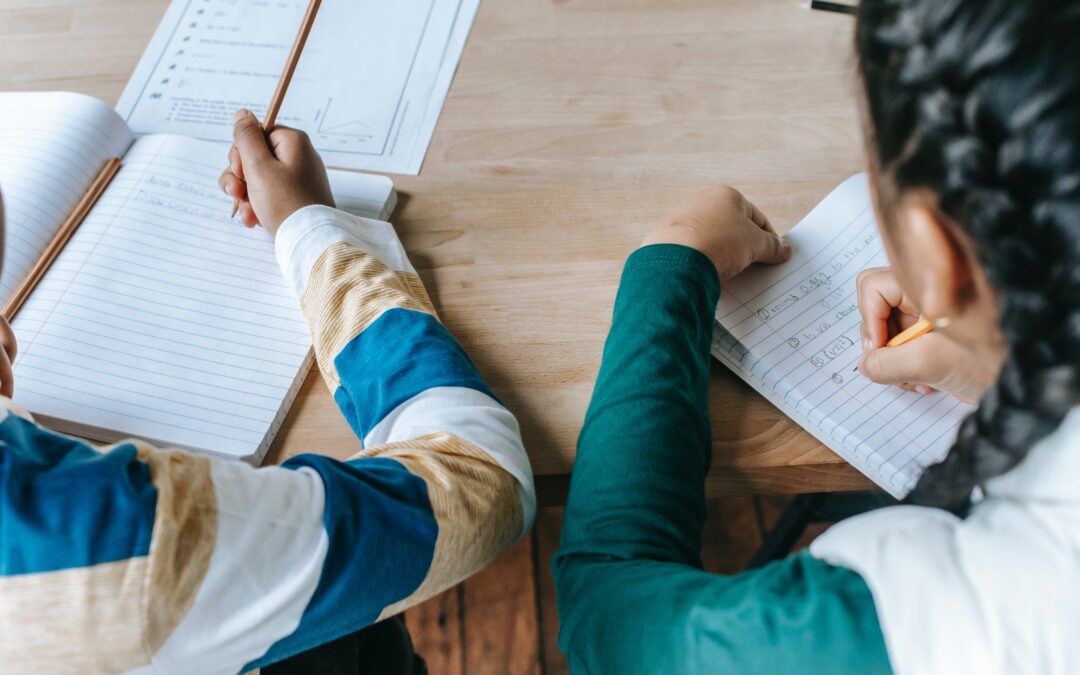 La tenue du crayon chez l’enfant : 5 points essentiels à connaître